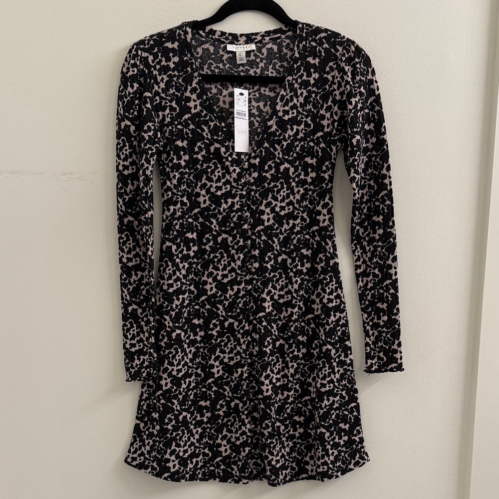 Topshop Black and Cream Long Sleeve Dress
